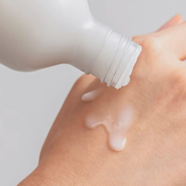 celimax-dual-barrier-creamy-toner-texture