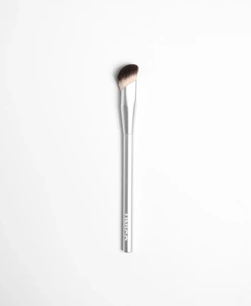 unico-makeup-brush-concealer-and-corrector