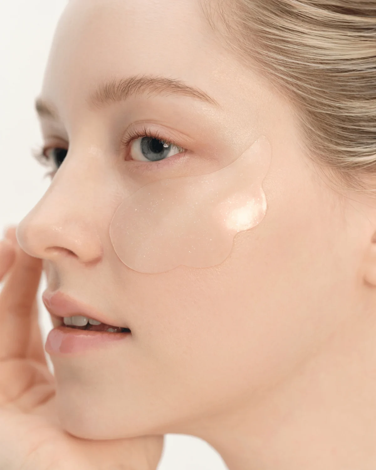 beauty-of-joseon-revive-under-eye-patch-ginseng-retinal gidrohelevi-patchi-z-retynalem-i-zhen-shenem-beauty-of-joseon-texture-05