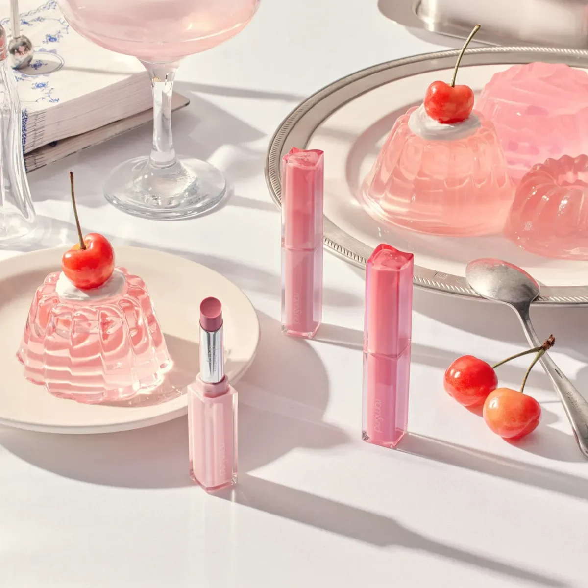 stiikyi-tint-zhele-u-stiku-romnd-sheer-tinted-stick-06-in-vinery-01