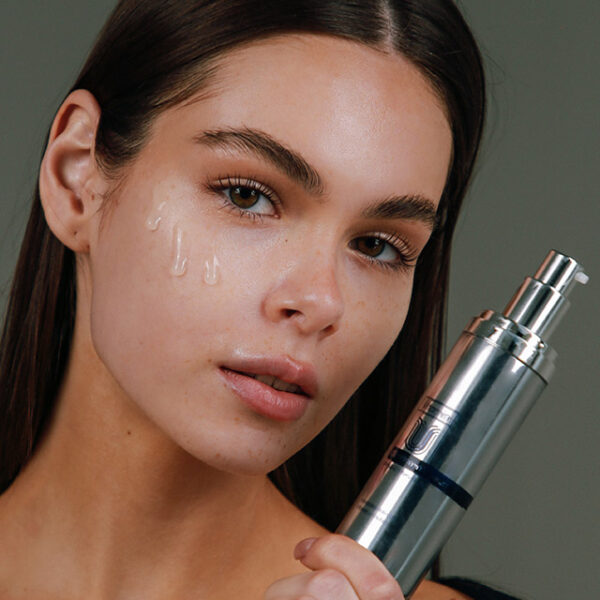 Текстура сироватки з матриксилом та вітаміном U CUSkin Vitamin U Serum 60 мл